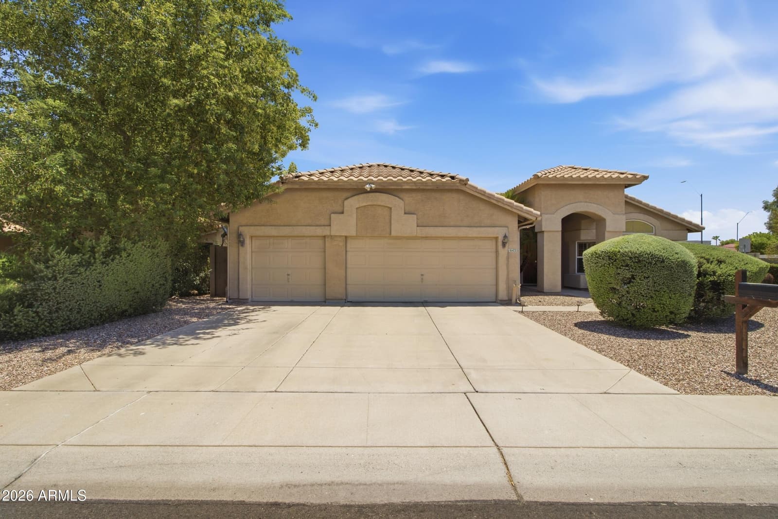 16435 N 47TH Place, Phoenix, AZ 85032 — photo 2 of 44