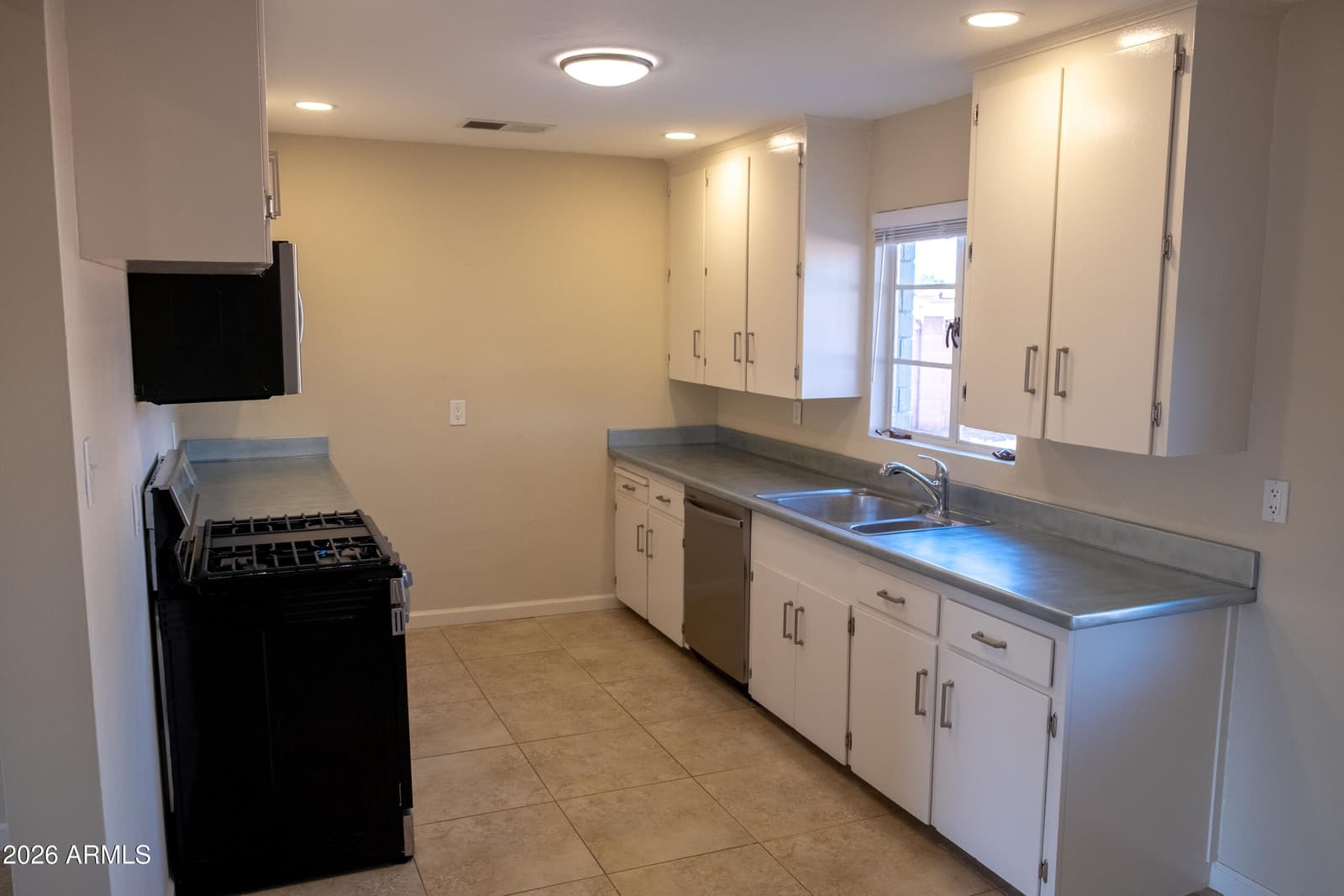 3621 N 21ST Drive, Phoenix, AZ 85015 — photo 10 of 41
