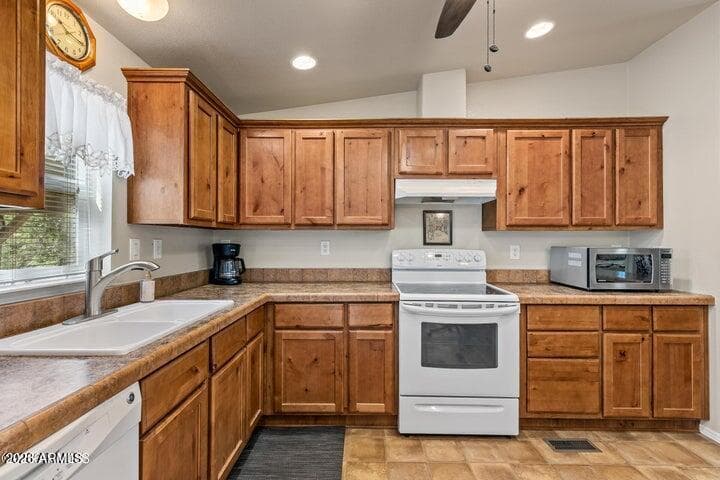 17135 S POCO Place, Munds Park, AZ 86017 — photo 18 of 25