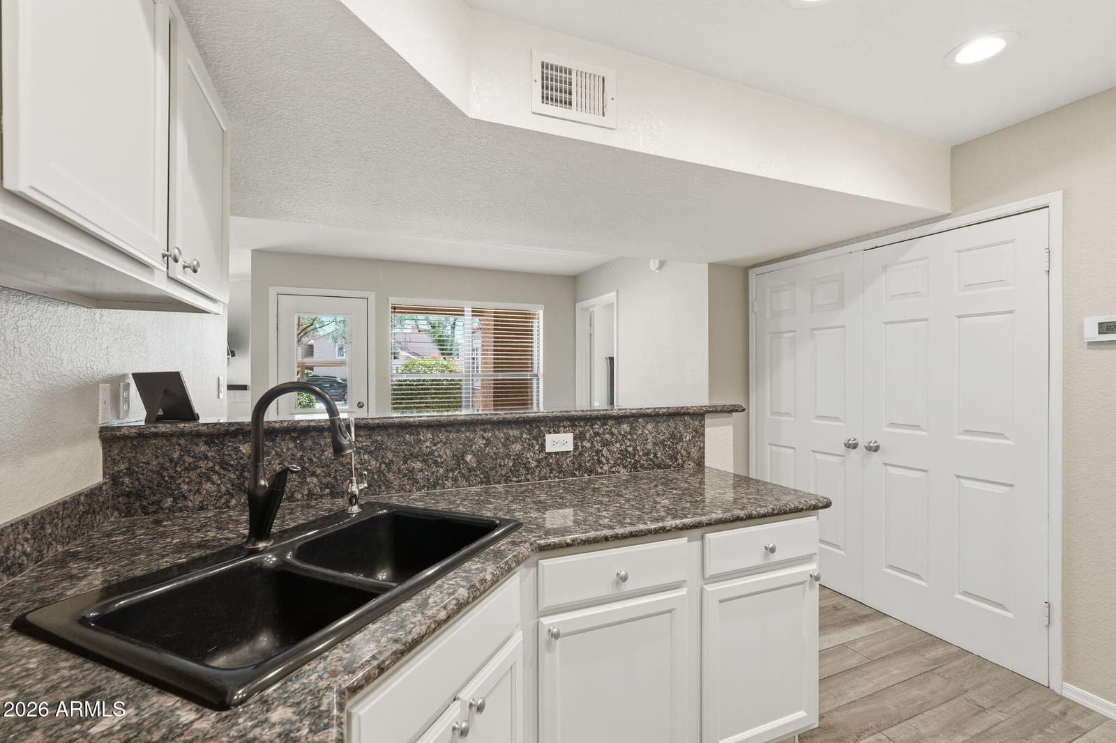 8787 E MOUNTAIN VIEW Road 1003, Scottsdale, AZ 85258 — photo 10 of 46