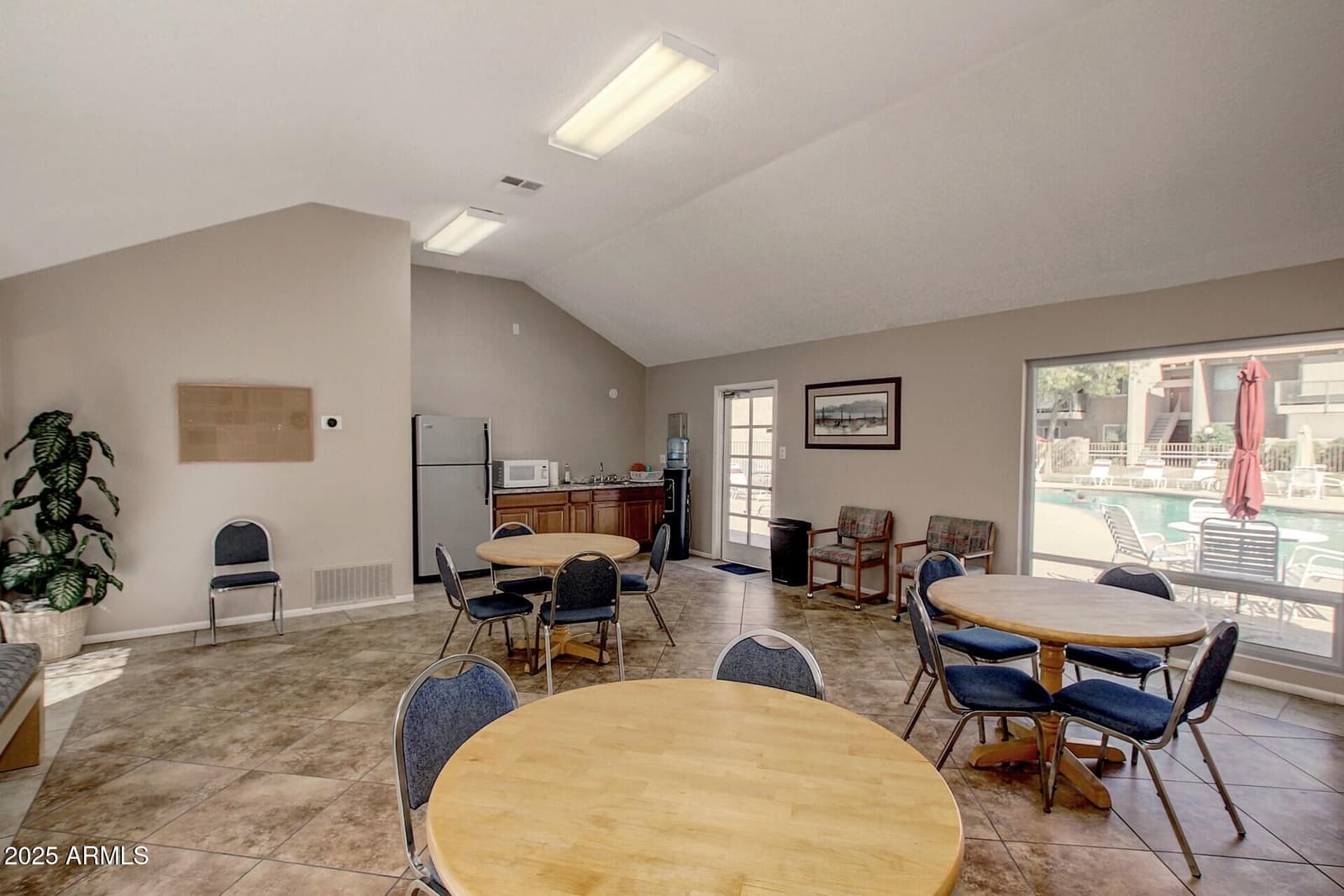 5525 E THOMAS Road M12, Phoenix, AZ 85018 — photo 40 of 42