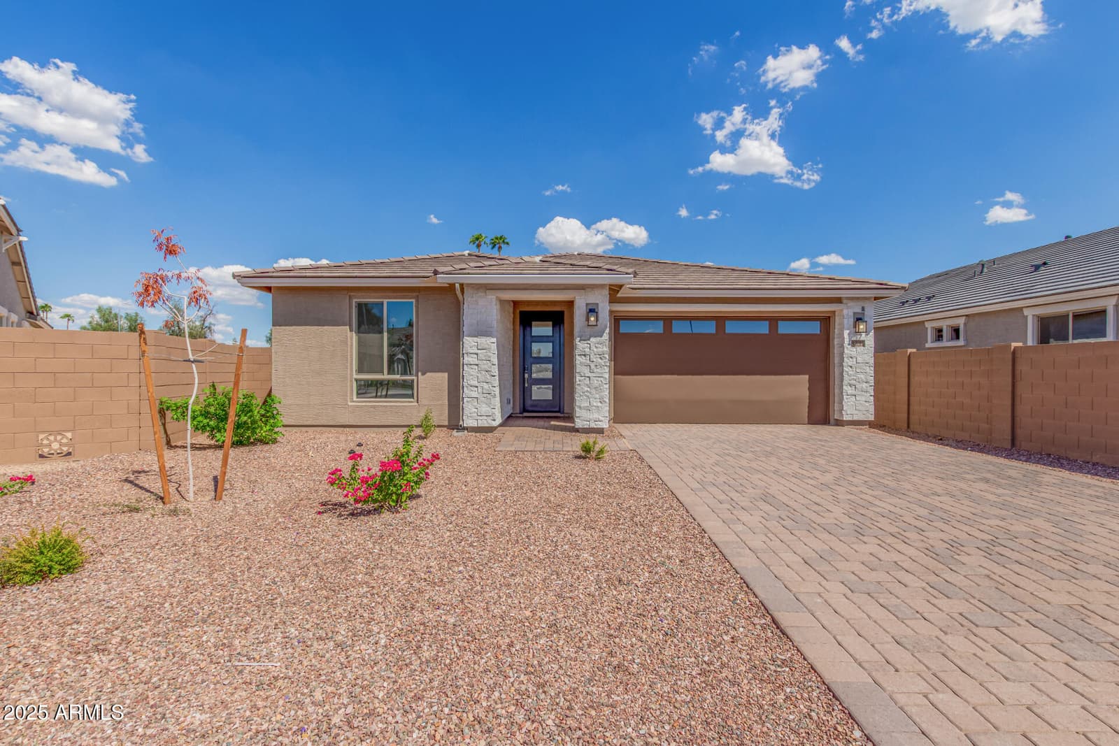 8331 N 53RD Drive, Glendale, AZ 85302 — photo 1 of 32