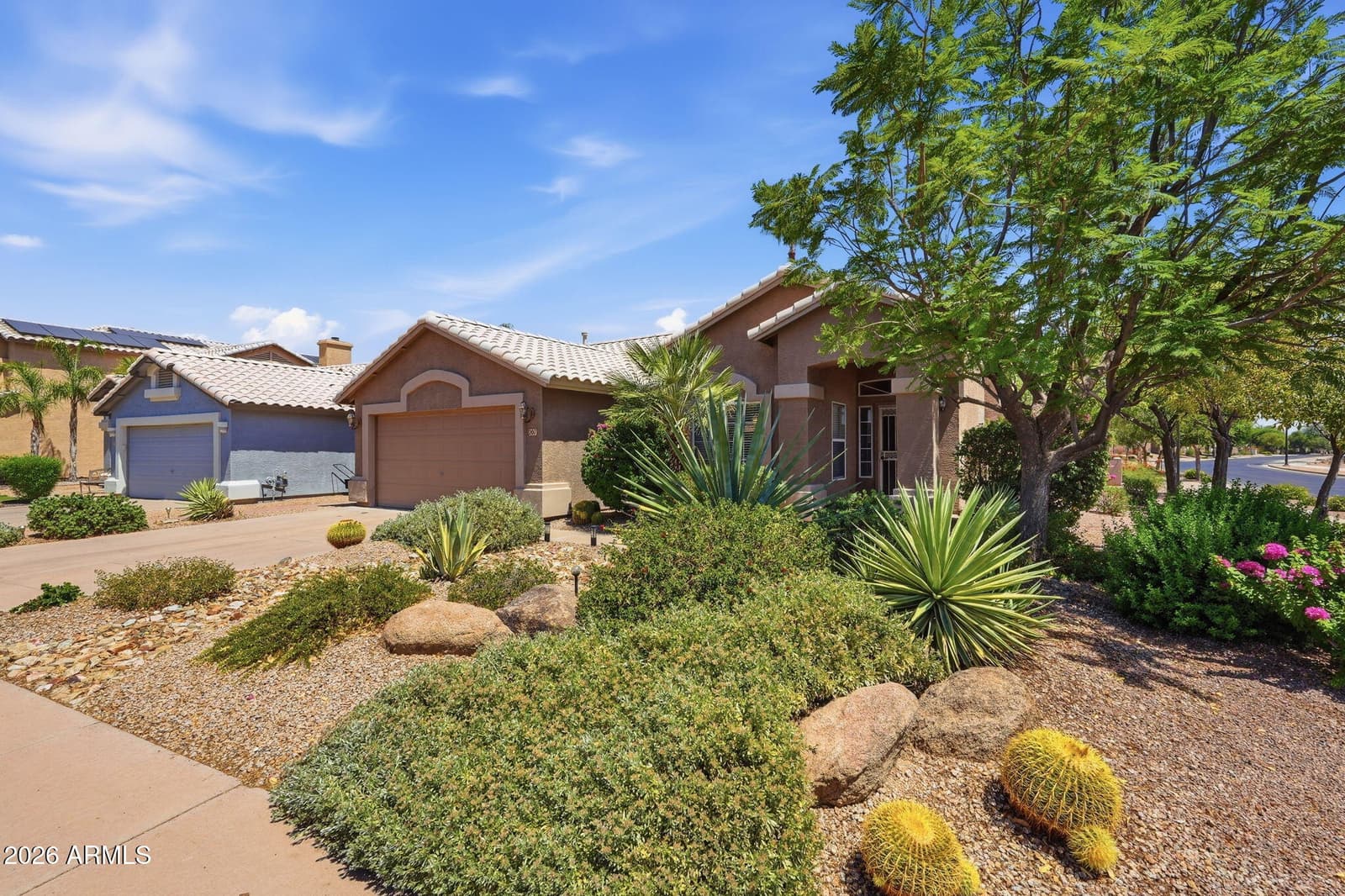 207 E DEVON Drive, Gilbert, AZ 85296 — photo 4 of 31