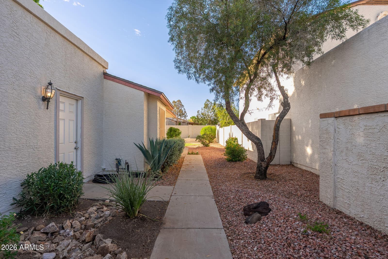 4710 W Wahalla Lane, Glendale, AZ 85308 — photo 4 of 44