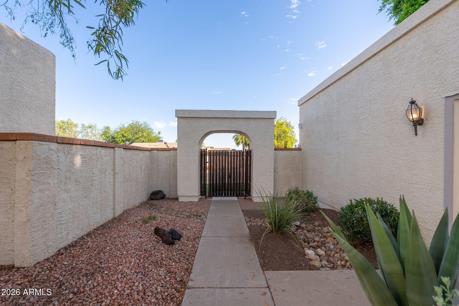 4710 W Wahalla Lane, Glendale, AZ 85308 — photo 6 of 44