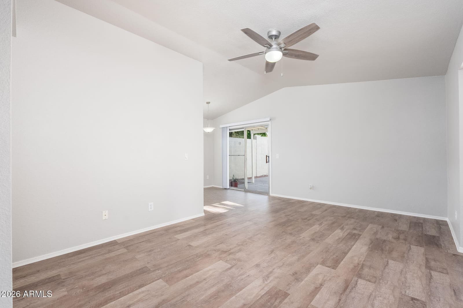 4710 W Wahalla Lane, Glendale, AZ 85308 — photo 7 of 44