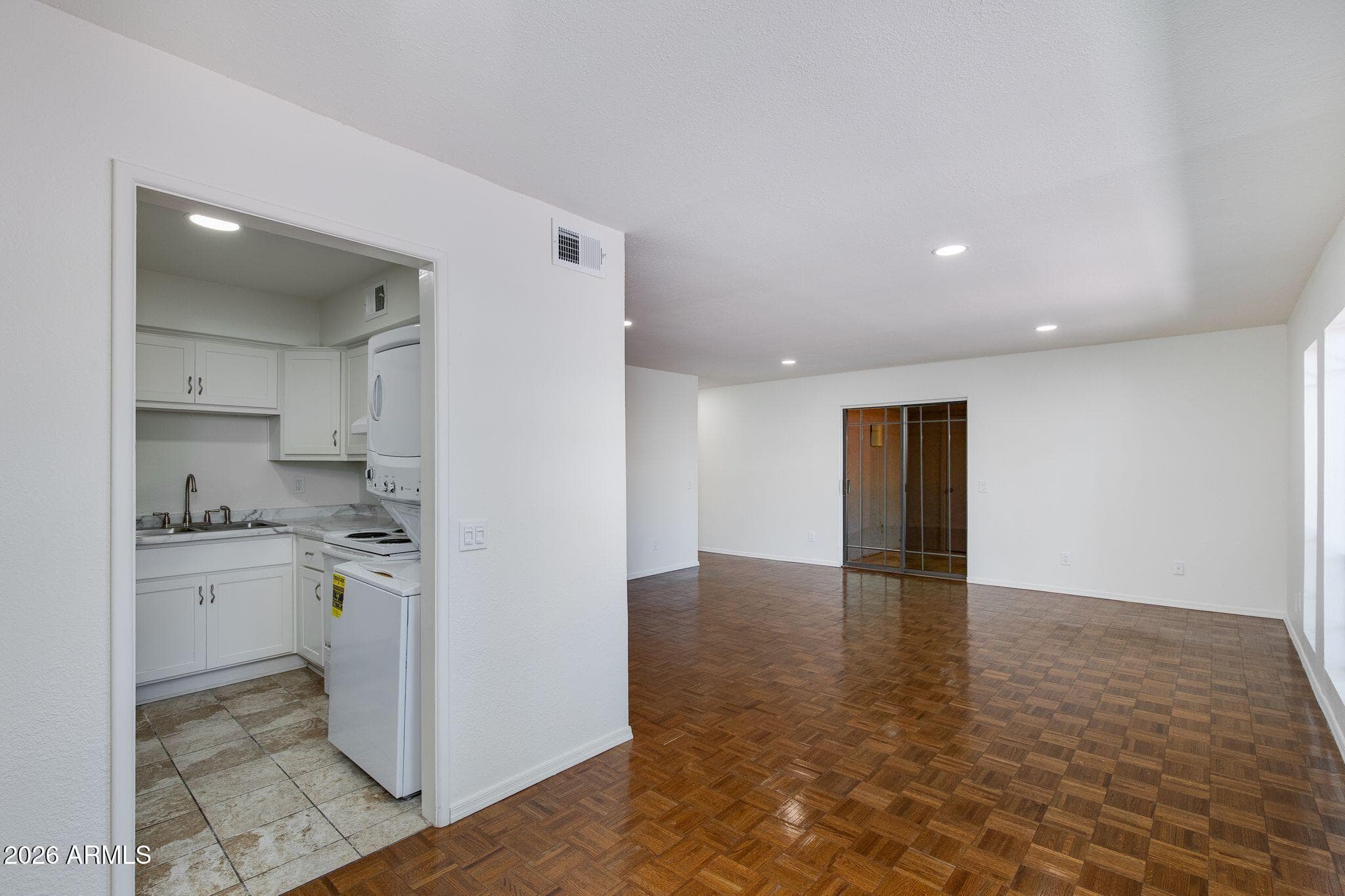 5211 N 24TH Street 105, Phoenix, AZ 85016 — photo 5 of 15