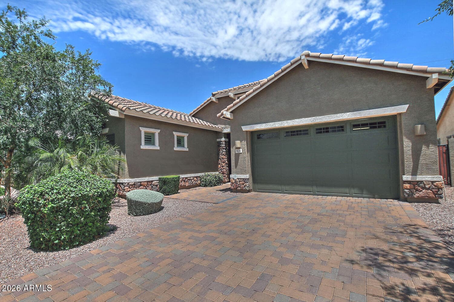 924 E DUMBARTON Avenue, Gilbert, AZ 85298 — photo 3 of 40