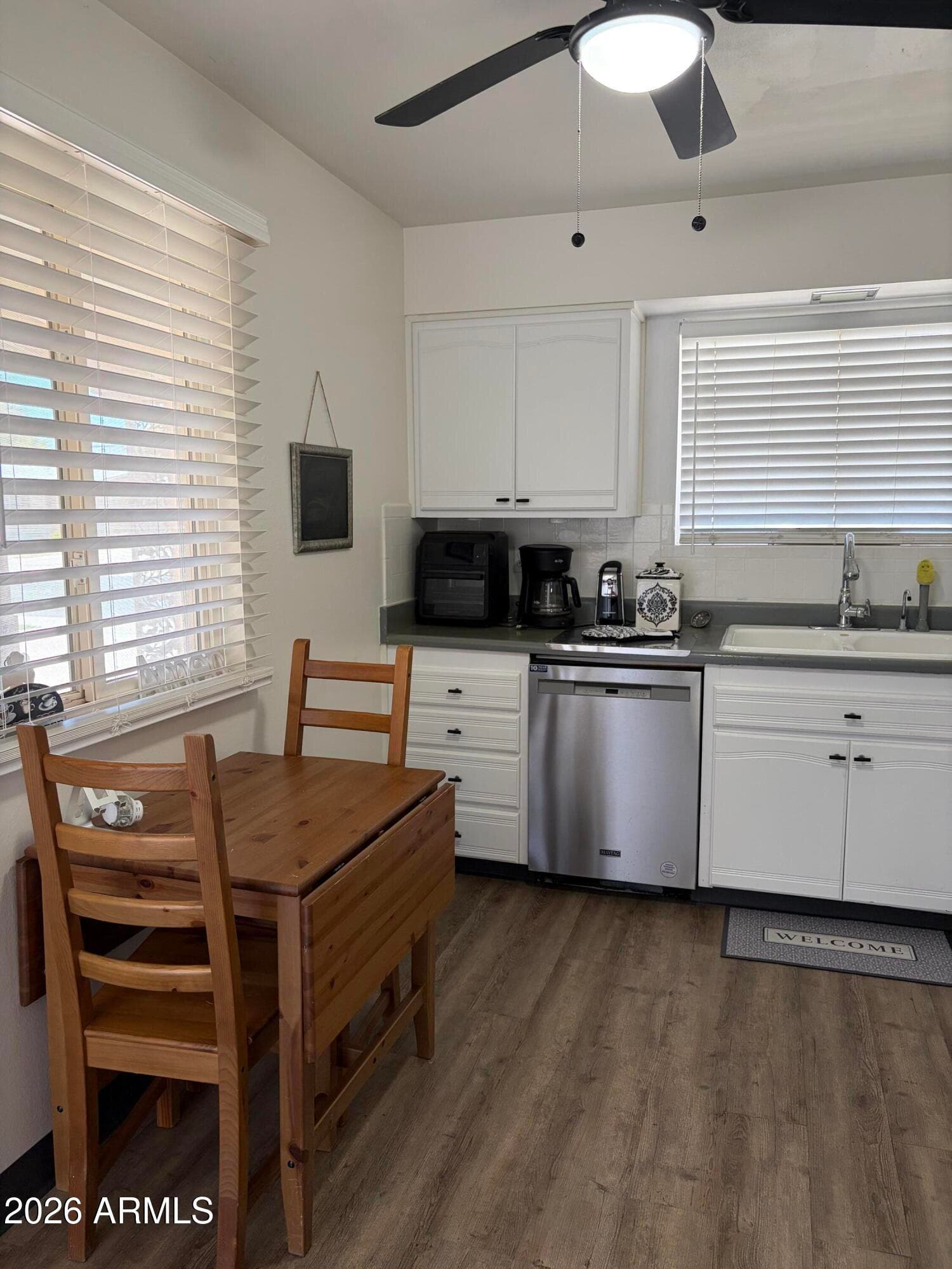 10022 W LAKEVIEW Circle N, Sun City, AZ 85351 — photo 10 of 30