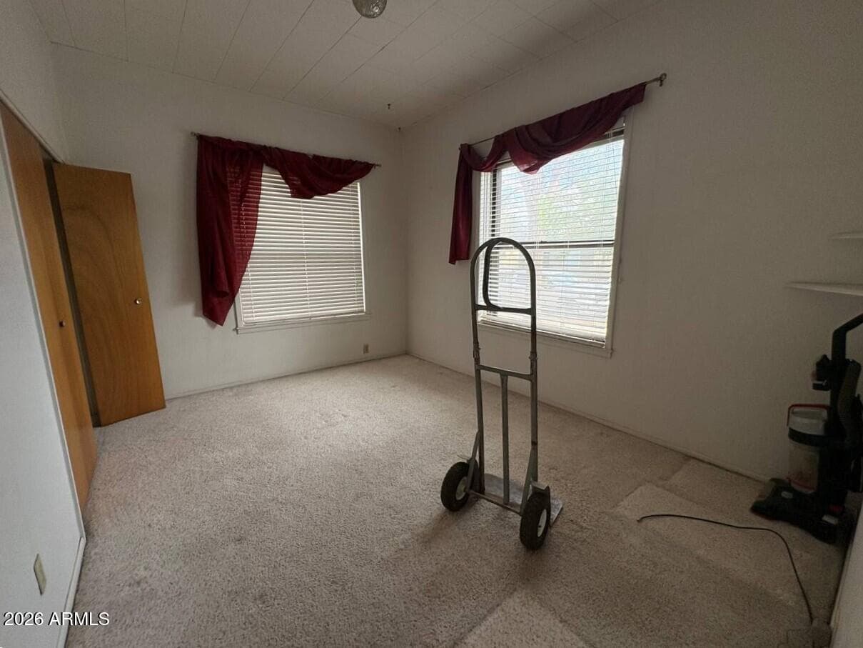 222 W FOURTH Street, Winslow, AZ 86047 — photo 4 of 30