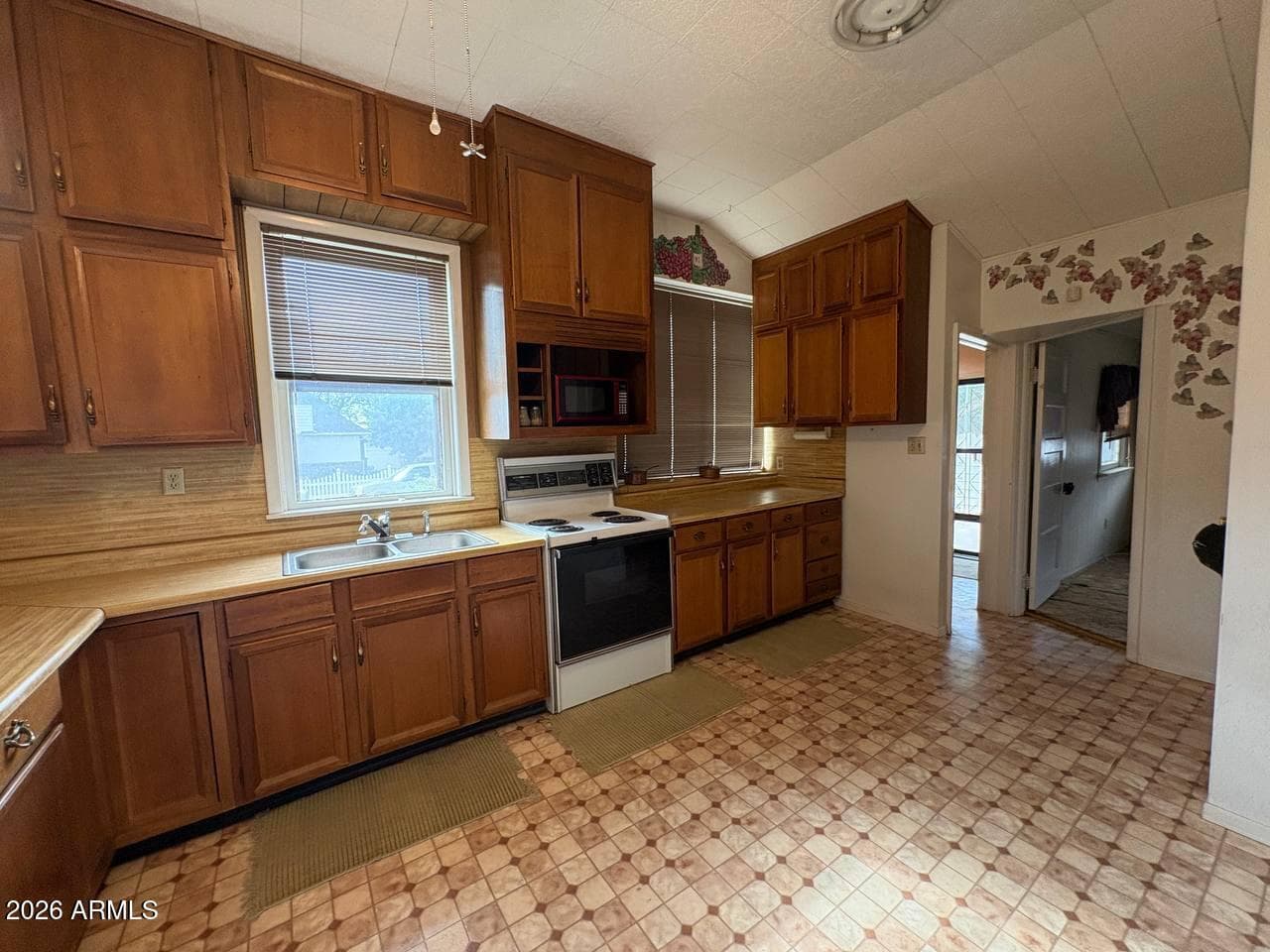 222 W FOURTH Street, Winslow, AZ 86047 — photo 11 of 30