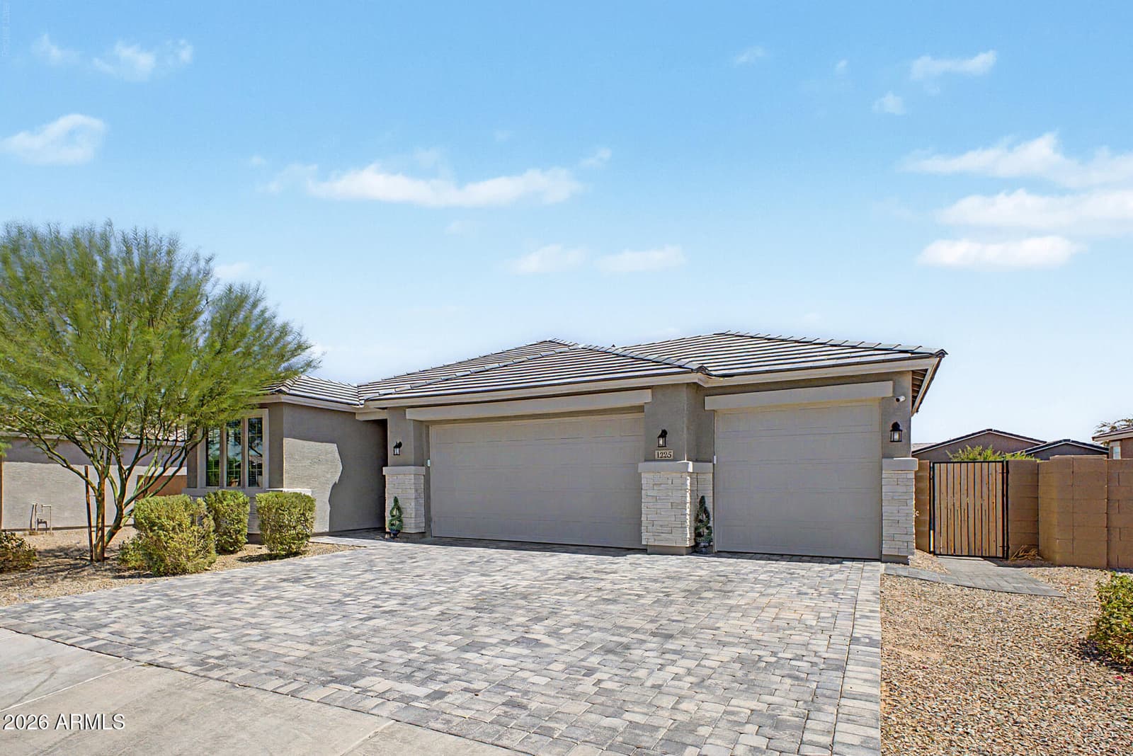 1225 E JAHNS Drive, Casa Grande, AZ 85122 — photo 3 of 33