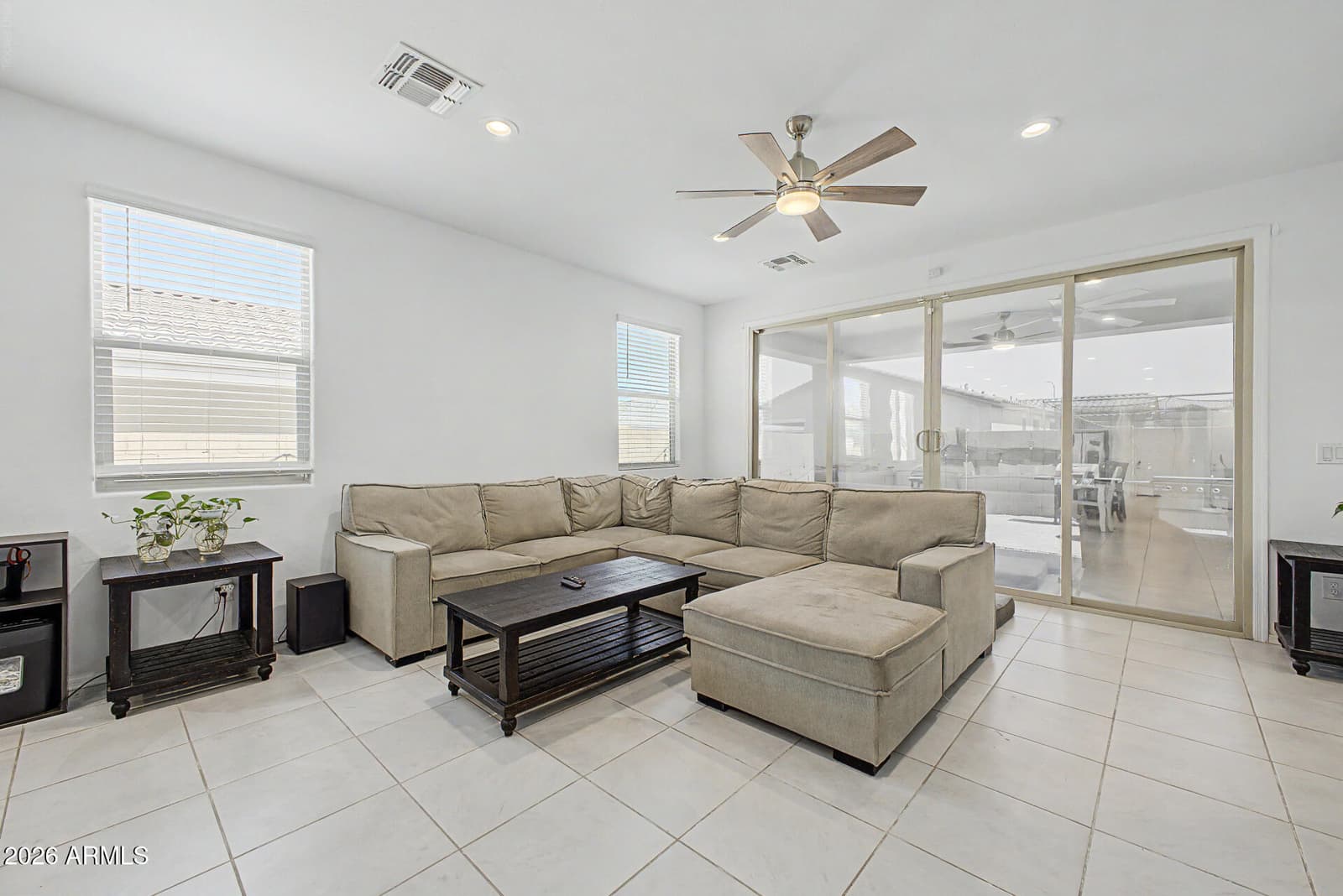 1225 E JAHNS Drive, Casa Grande, AZ 85122 — photo 5 of 33