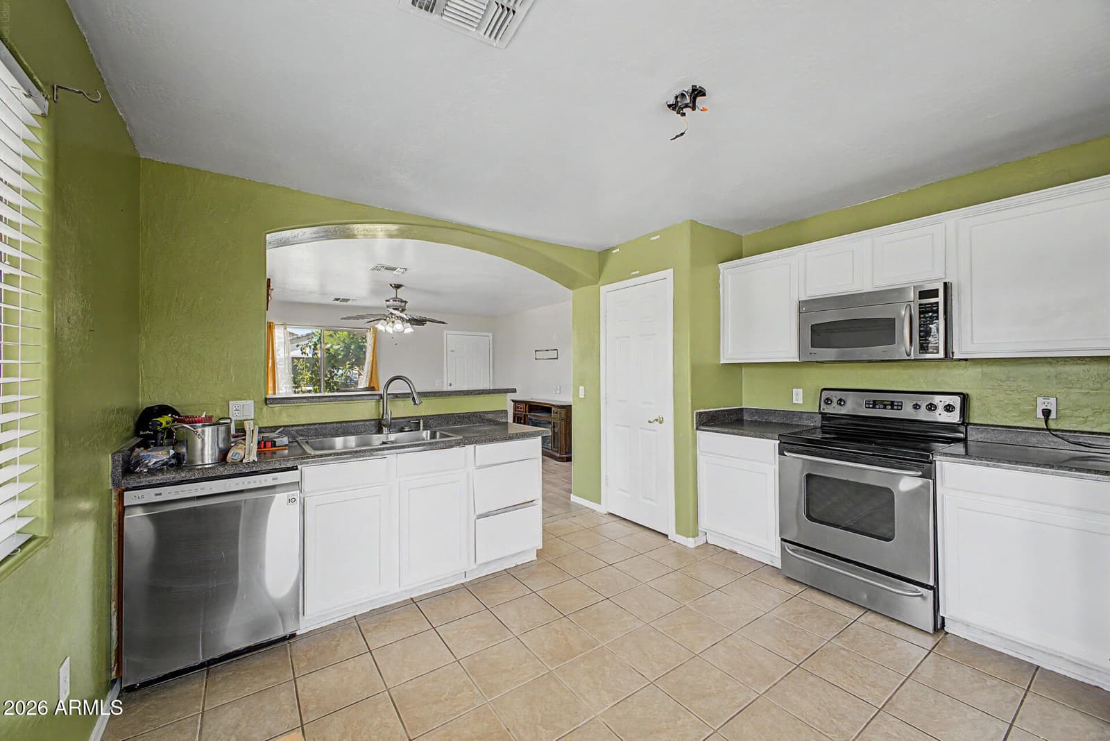 5217 E SHADOW Lane, San Tan Valley, AZ 85140 — photo 13 of 32