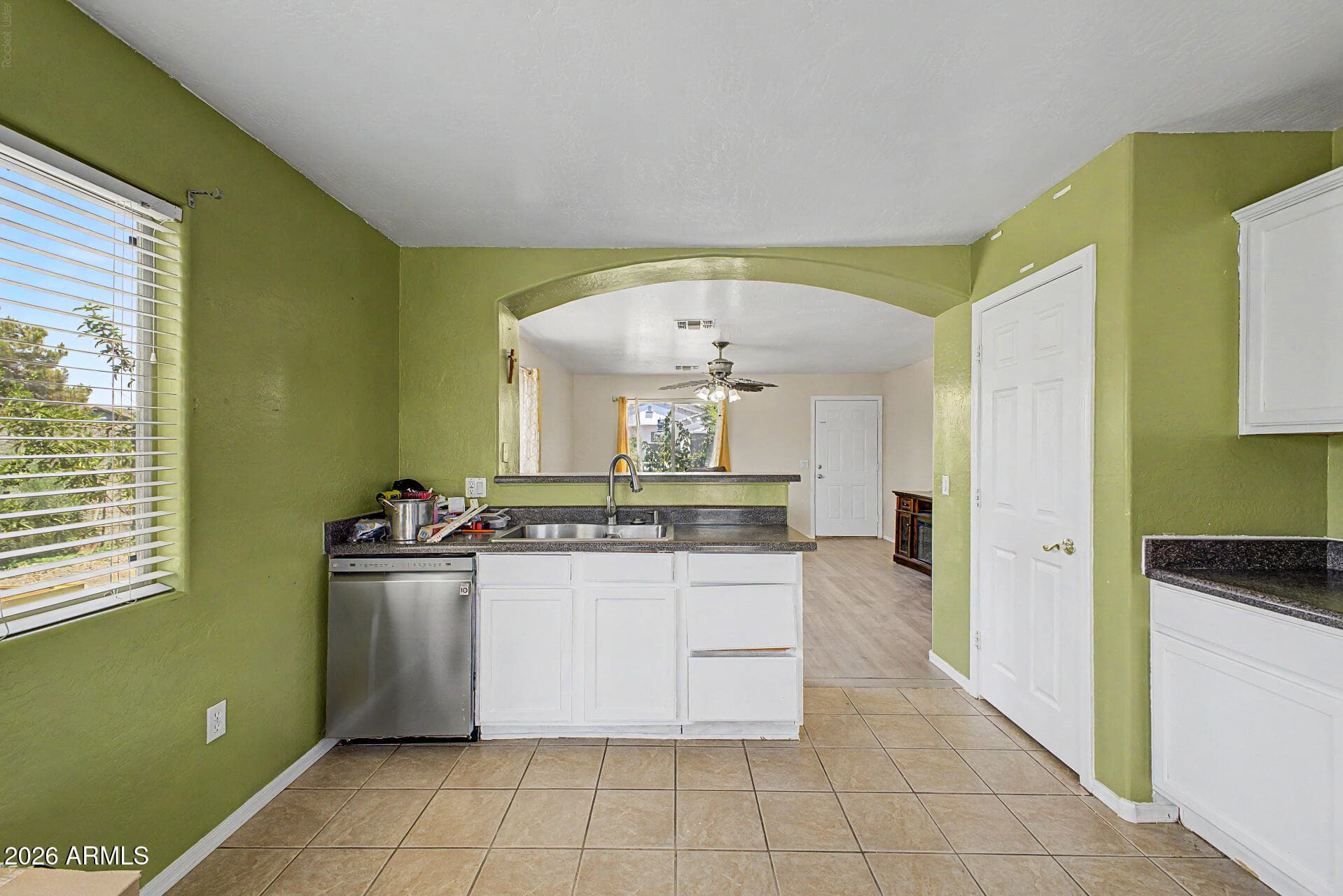5217 E SHADOW Lane, San Tan Valley, AZ 85140 — photo 15 of 32