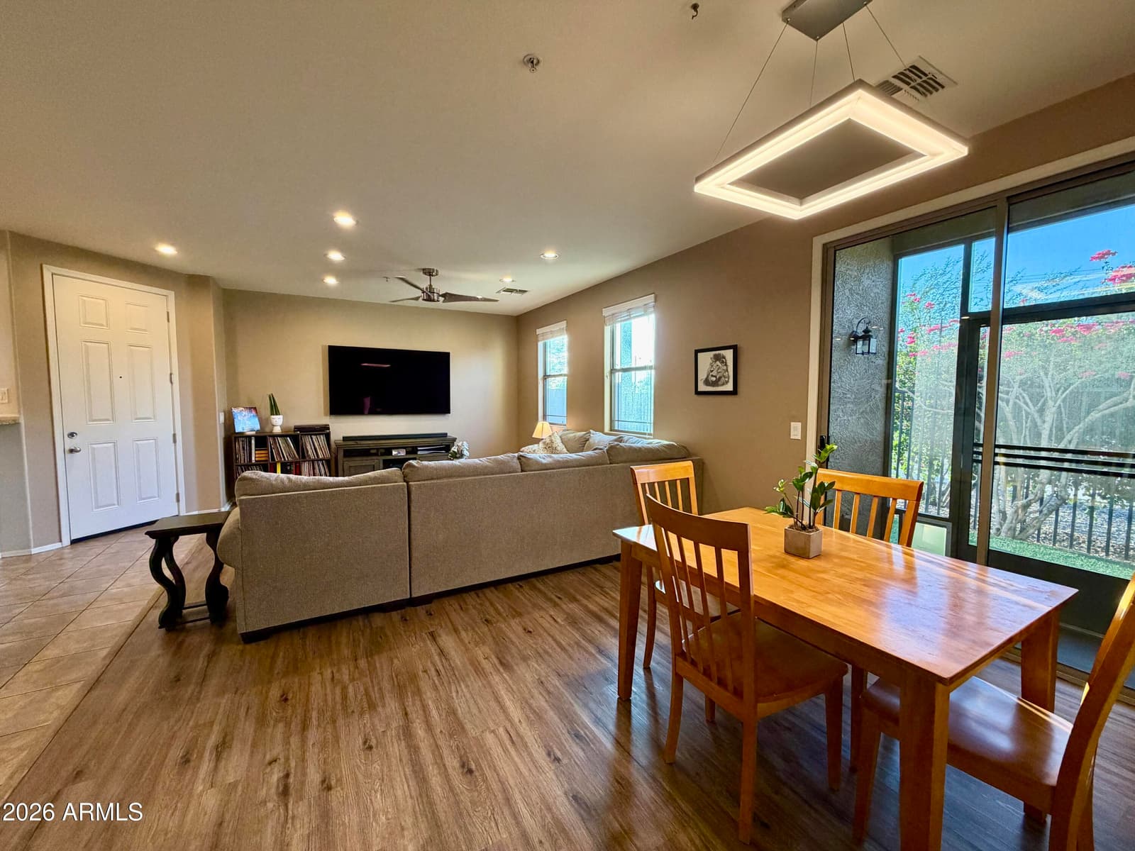 3060 E DUNBAR Drive, Phoenix, AZ 85042 — photo 8 of 44