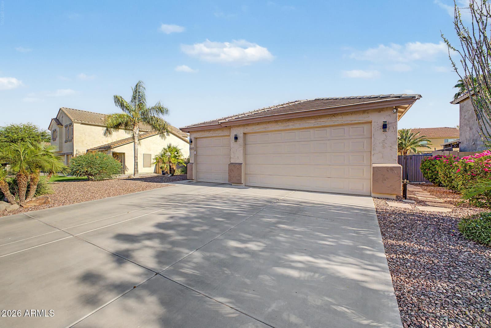 3007 W GOLDMINE MOUNTAIN Drive, San Tan Valley, AZ 85144 — photo 7 of 47