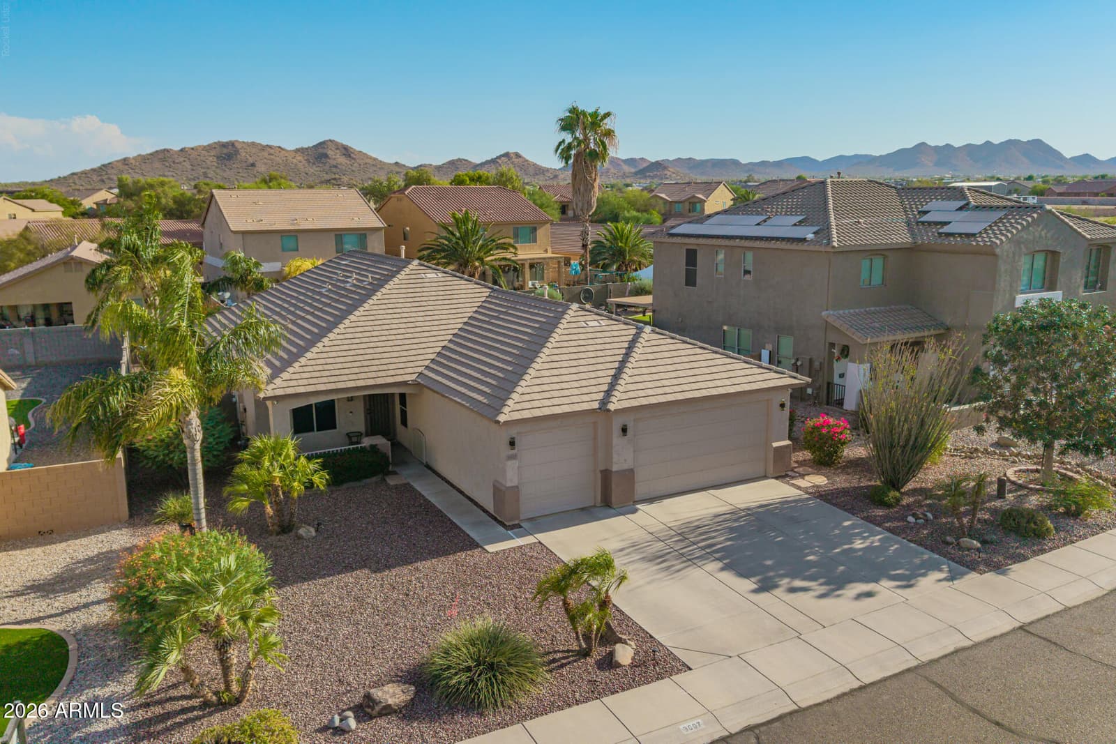 3007 W GOLDMINE MOUNTAIN Drive, San Tan Valley, AZ 85144 — photo 8 of 47