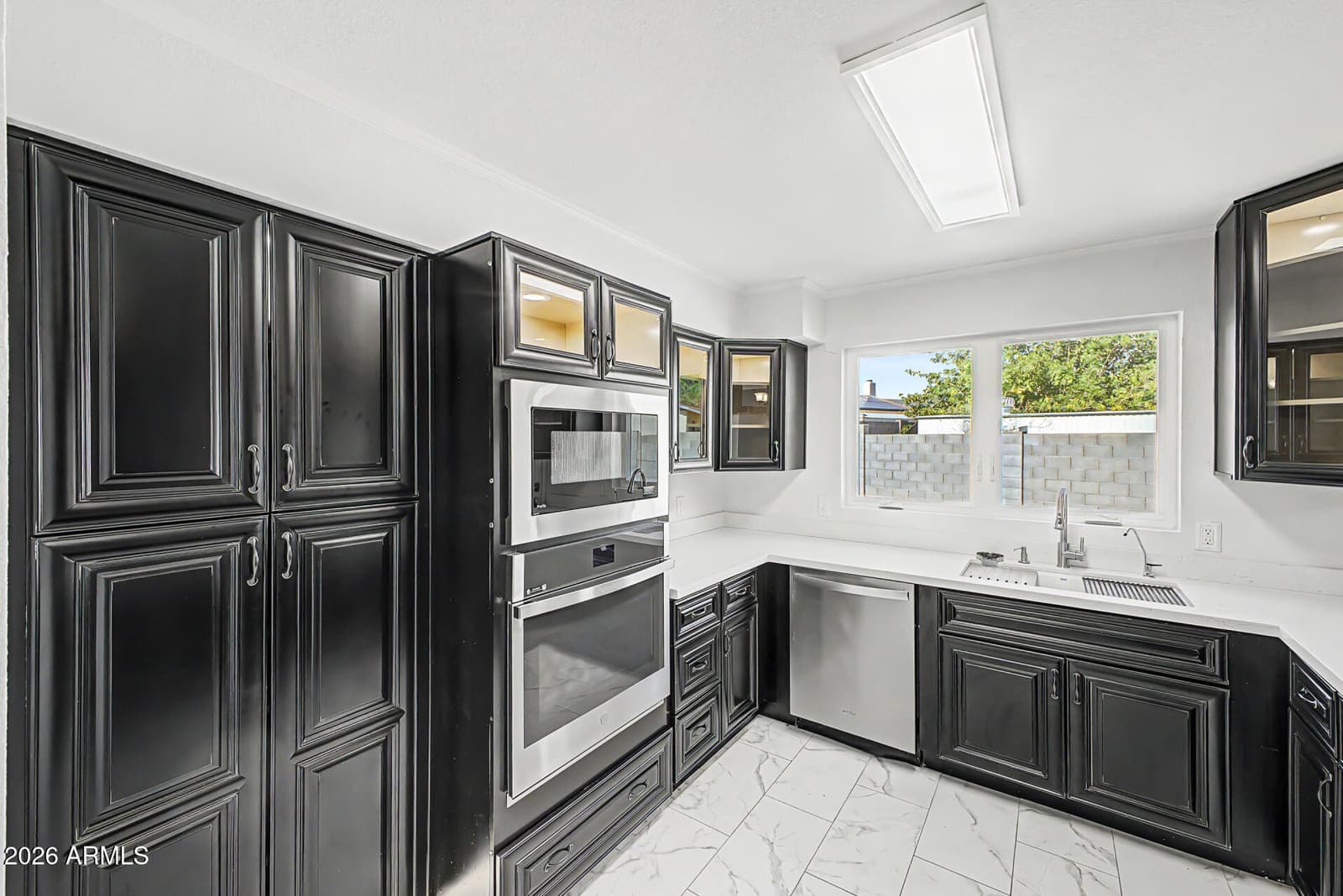 2846 W VILLA RITA Drive, Phoenix, AZ 85053 — photo 10 of 32