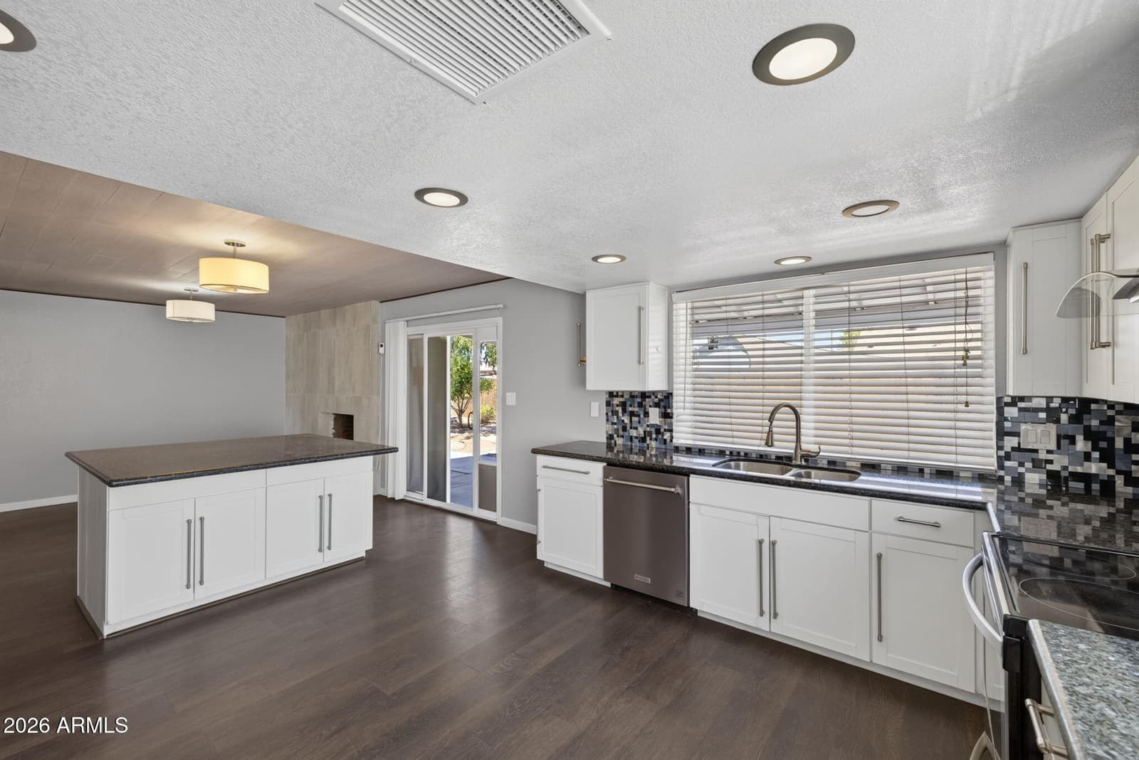 2544 E COMMONWEALTH Circle, Chandler, AZ 85225 — photo 9 of 28