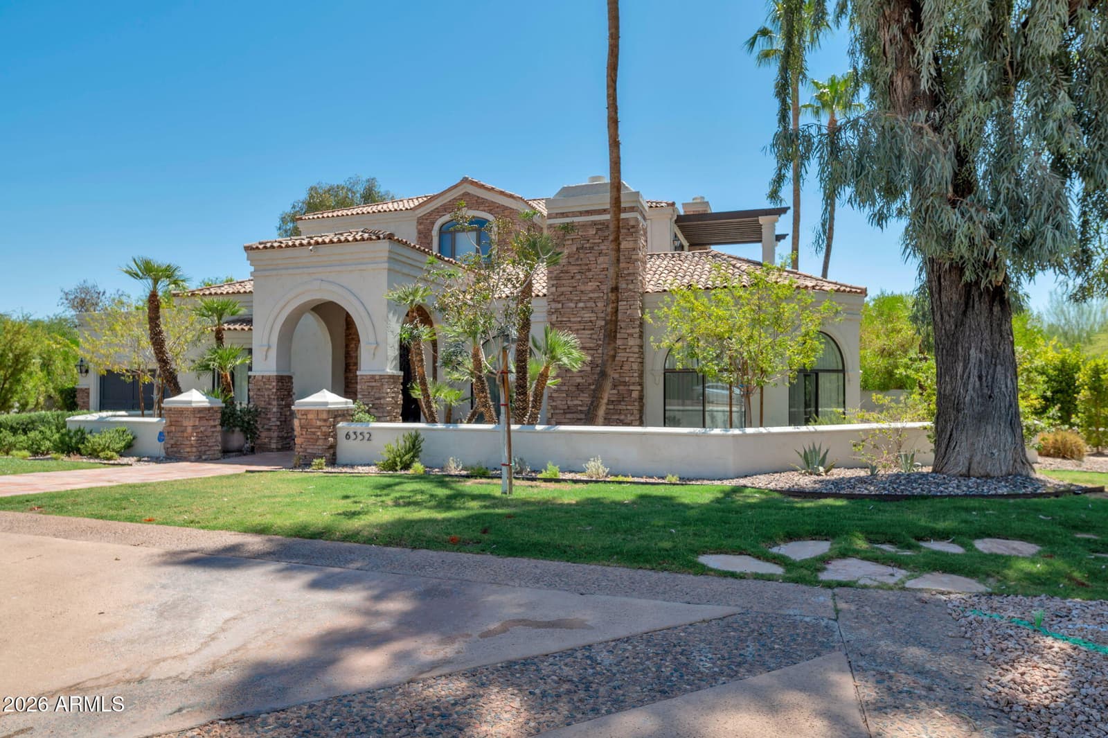 6352 E VISTA Drive, Paradise Valley, AZ 85253 — photo 2 of 75