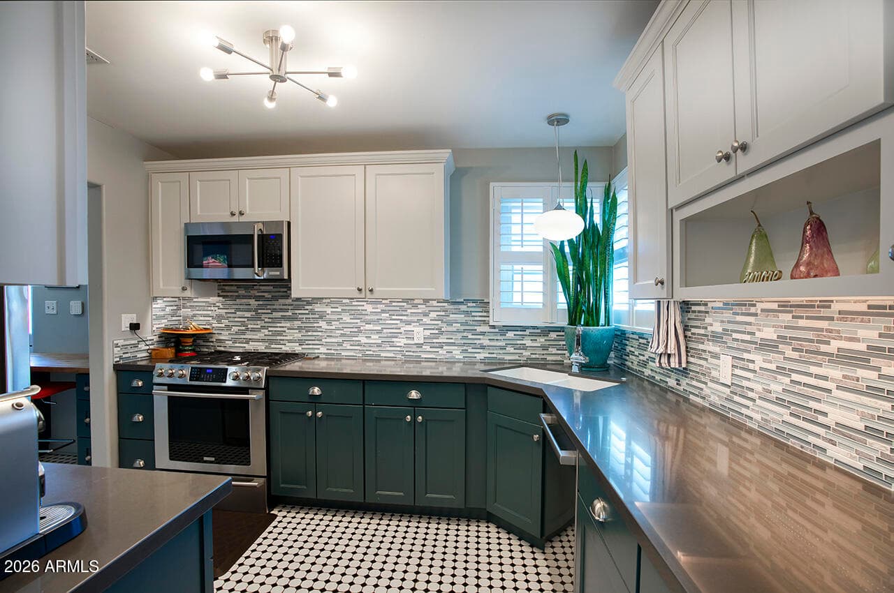 314 W WINDSOR Avenue, Phoenix, AZ 85003 — photo 14 of 45