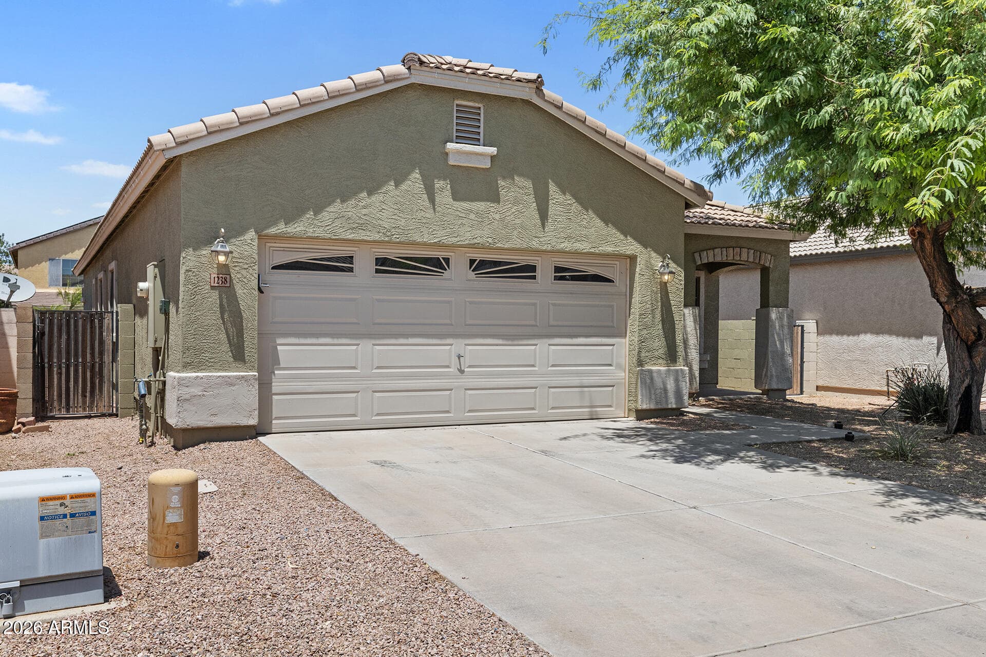 1238 W DESERT BASIN Drive, San Tan Valley, AZ 85143 — photo 4 of 46