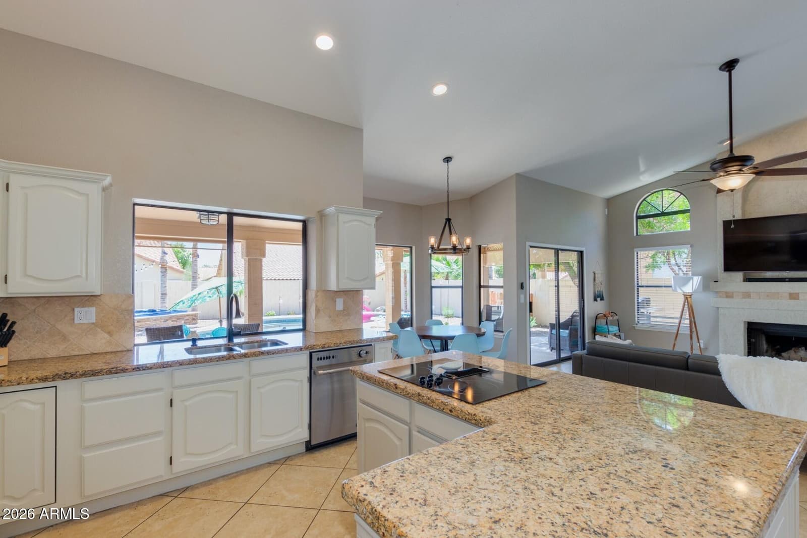 1585 W HONEYSUCKLE Lane, Chandler, AZ 85248 — photo 8 of 31