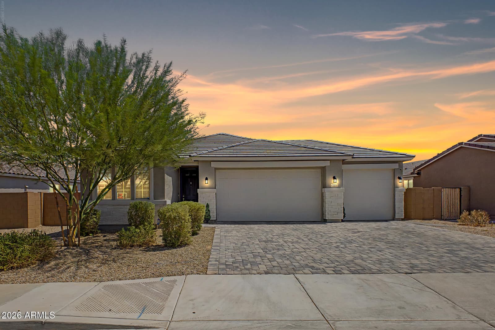 1225 E JAHNS Drive, Casa Grande, AZ 85122 — photo 2 of 33