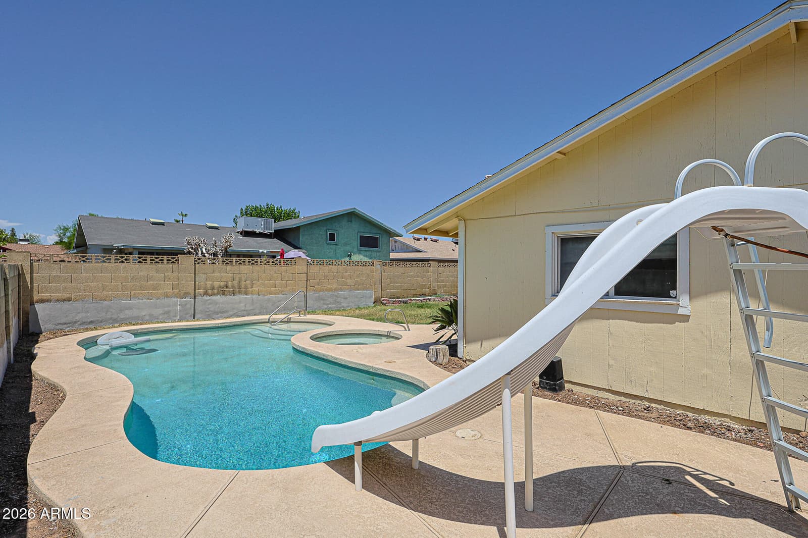 4532 W MONTEBELLO Avenue, Glendale, AZ 85301 — photo 2 of 24