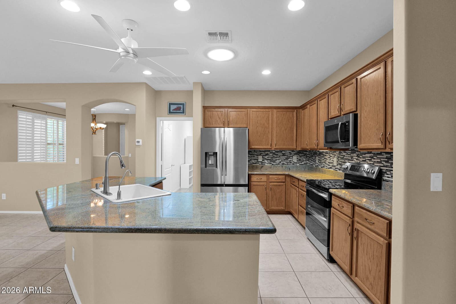 3017 W GRAN PARADISO Drive, Phoenix, AZ 85086 — photo 10 of 36