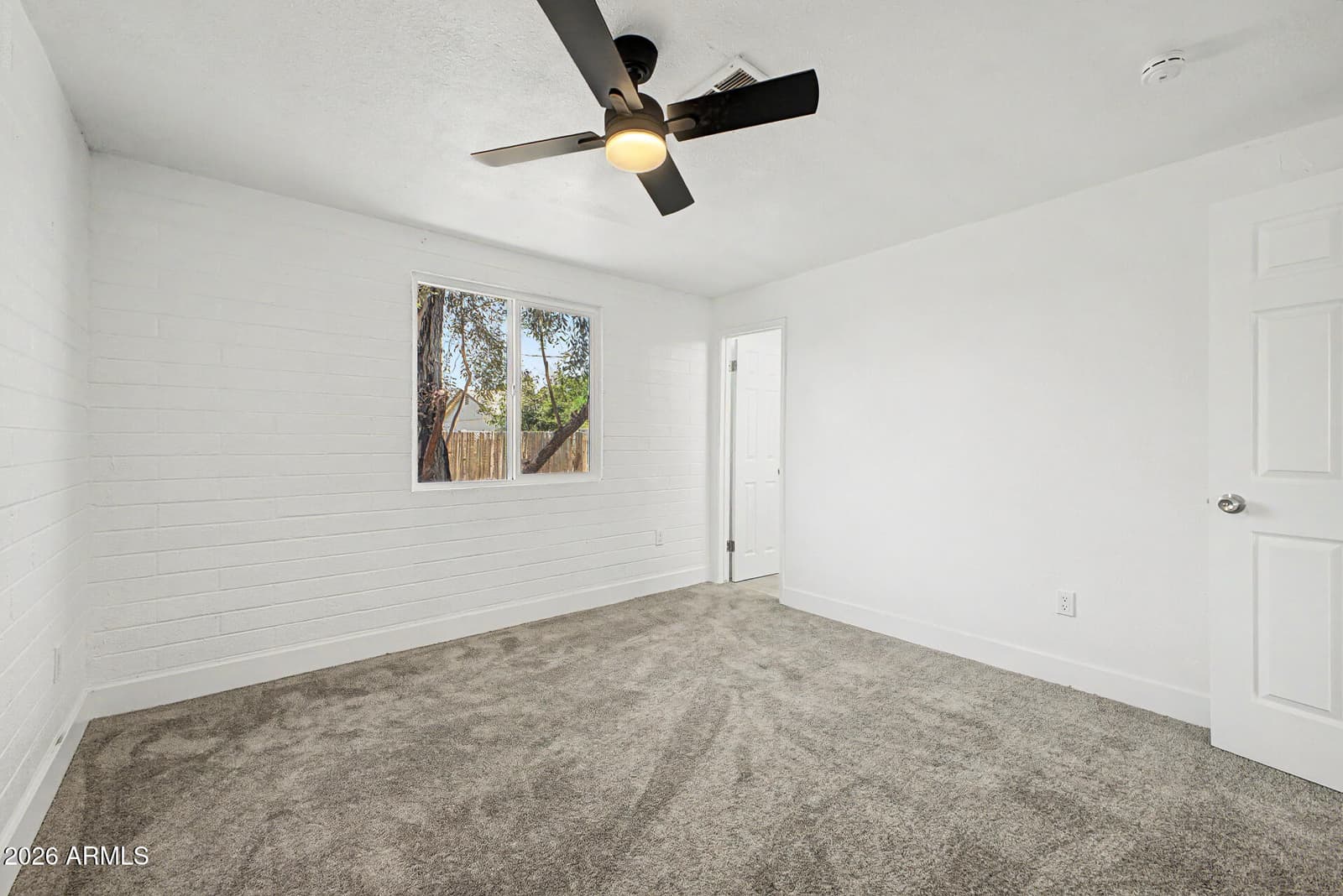 7254 W WOLF Street, Phoenix, AZ 85033 — photo 12 of 24