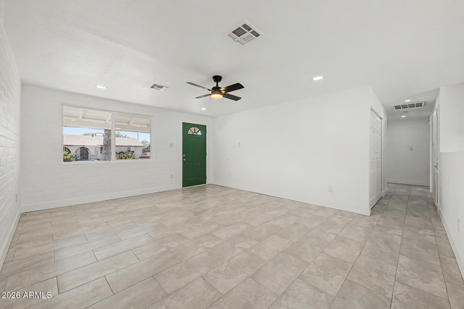 7254 W WOLF Street, Phoenix, AZ 85033 — photo 3 of 24