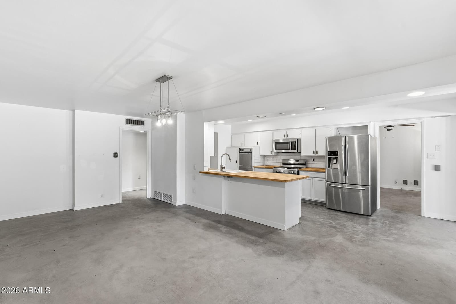 6319 N 13TH Place, Phoenix, AZ 85014 — photo 4 of 46
