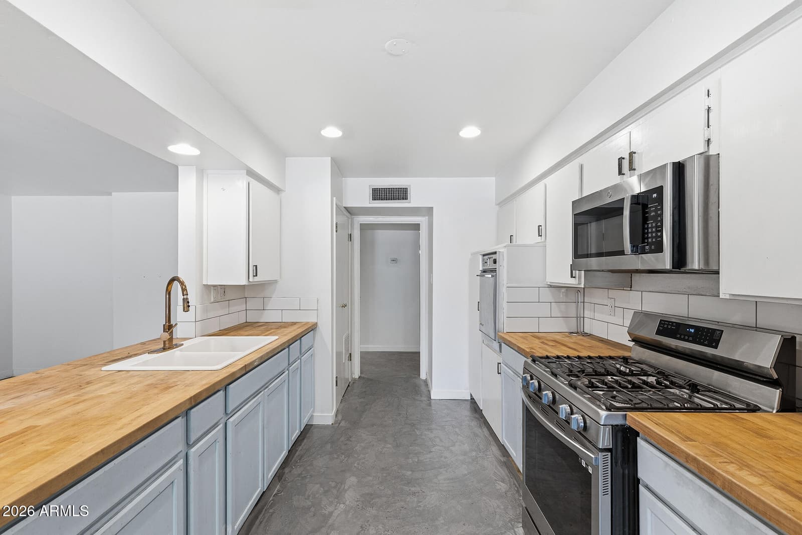 6319 N 13TH Place, Phoenix, AZ 85014 — photo 7 of 46
