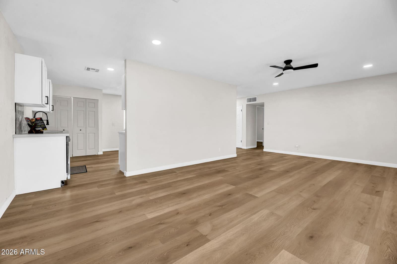3117 W PERSHING Avenue, Phoenix, AZ 85029 — photo 14 of 31