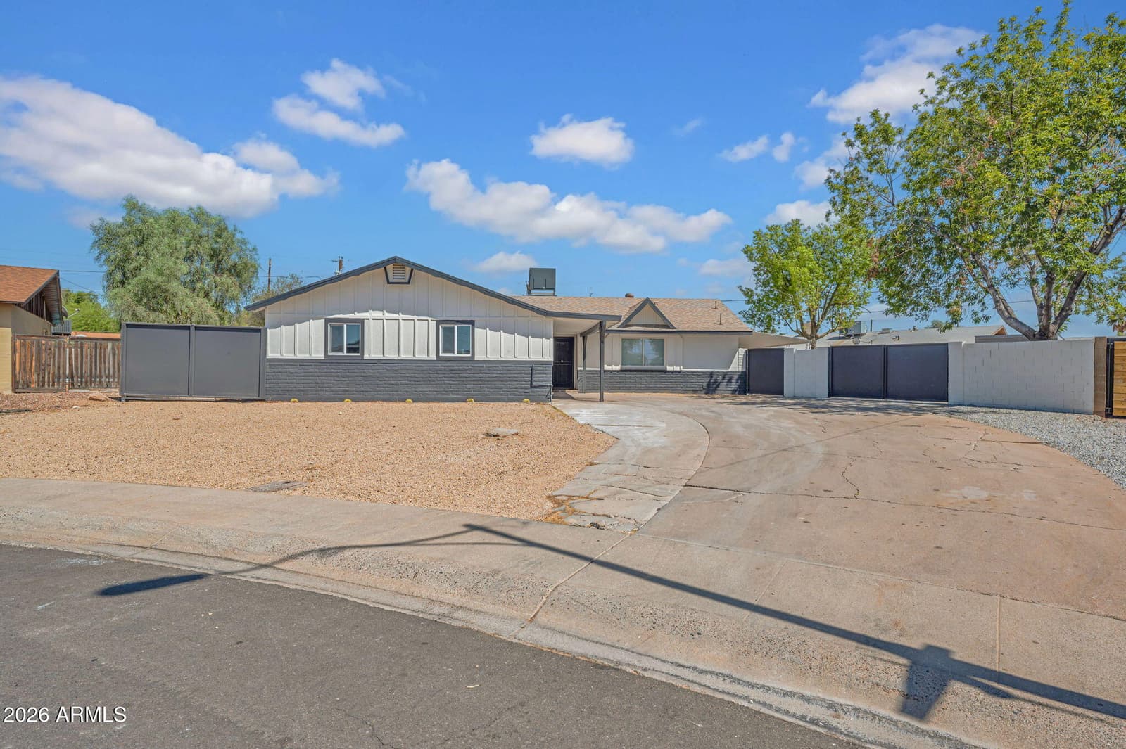 3117 W PERSHING Avenue, Phoenix, AZ 85029 — photo 1 of 31