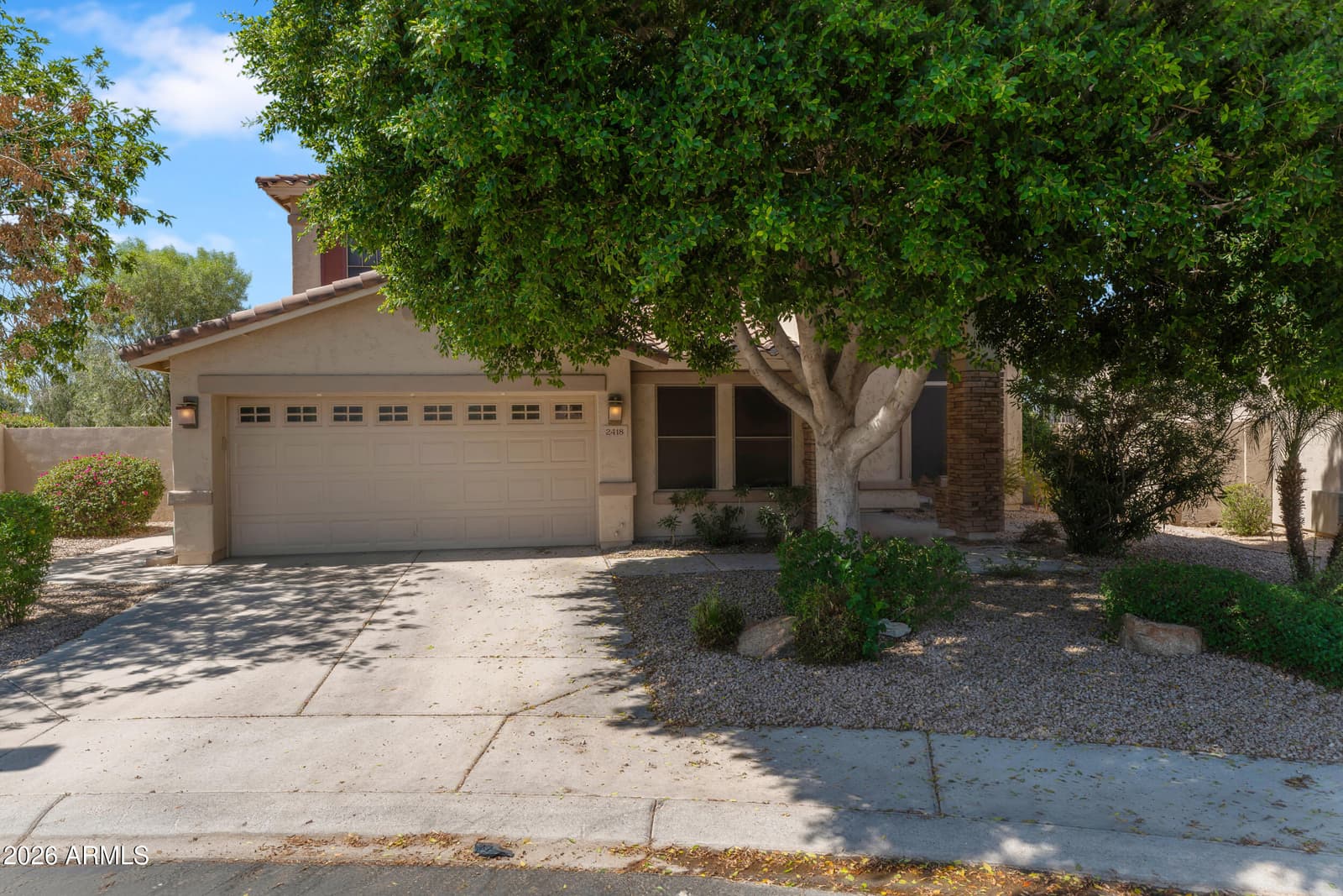 2418 E GLASS Lane, Phoenix, AZ 85042 — photo 8 of 65
