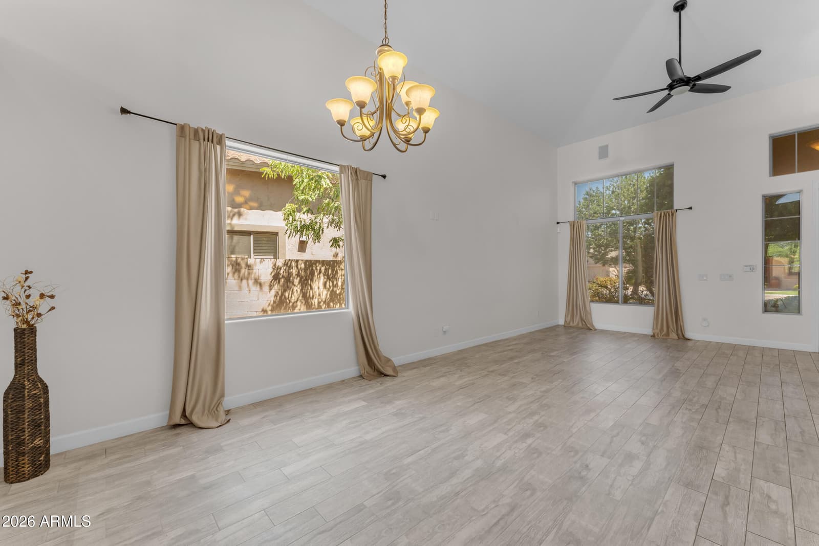 2418 E GLASS Lane, Phoenix, AZ 85042 — photo 14 of 65