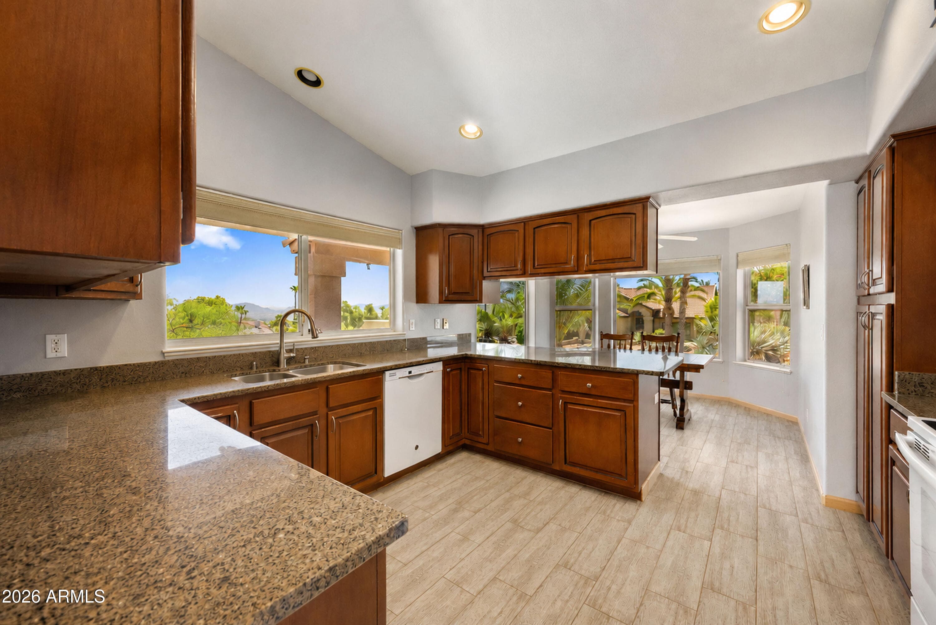 15458 E CHICORY Drive, Fountain Hills, AZ 85268 — photo 3 of 28