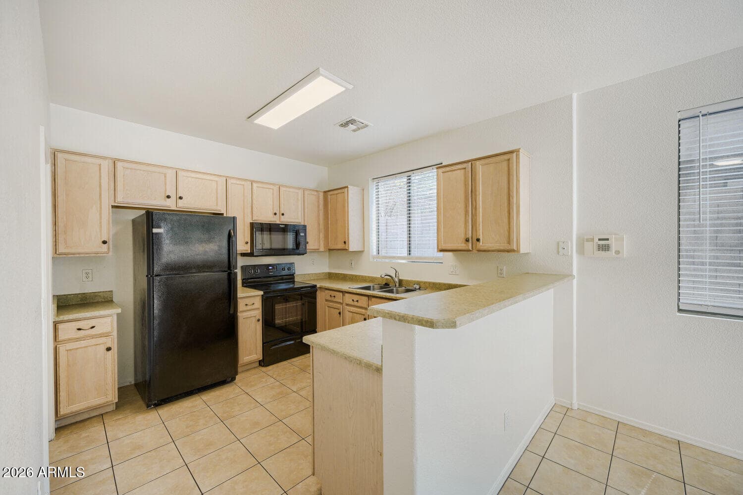 1231 S AMADOR, Mesa, AZ 85209 — photo 9 of 28
