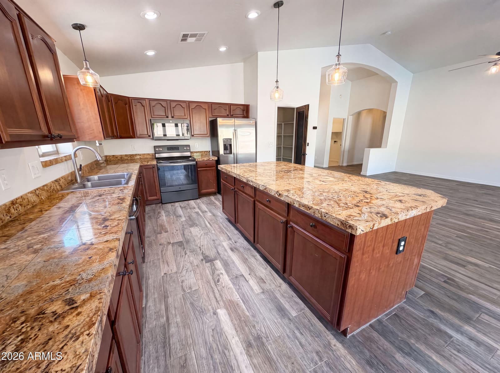 13442 N 177TH Drive, Surprise, AZ 85388 — photo 8 of 31