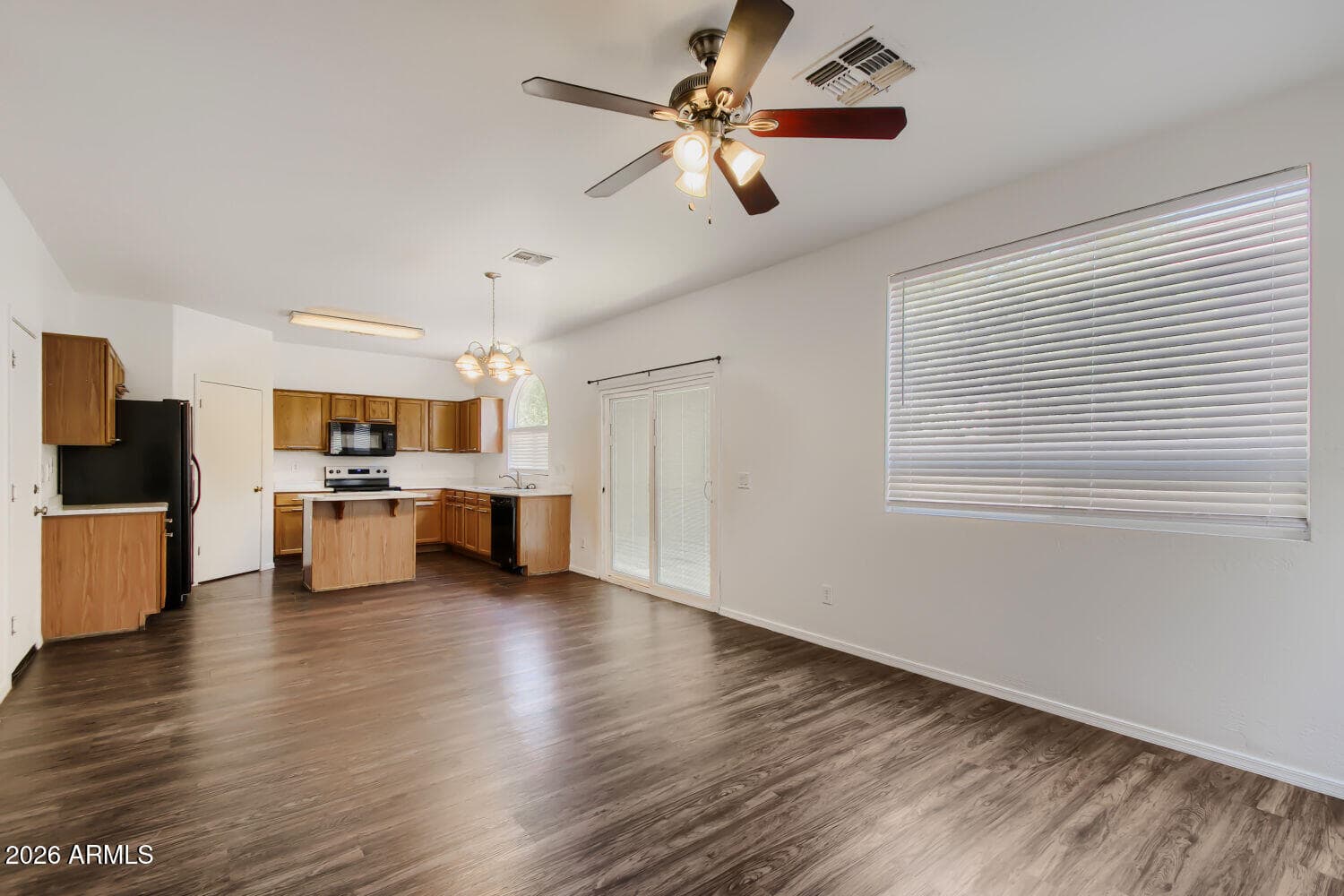 2653 S 89TH Drive, Tolleson, AZ 85353 — photo 9 of 28