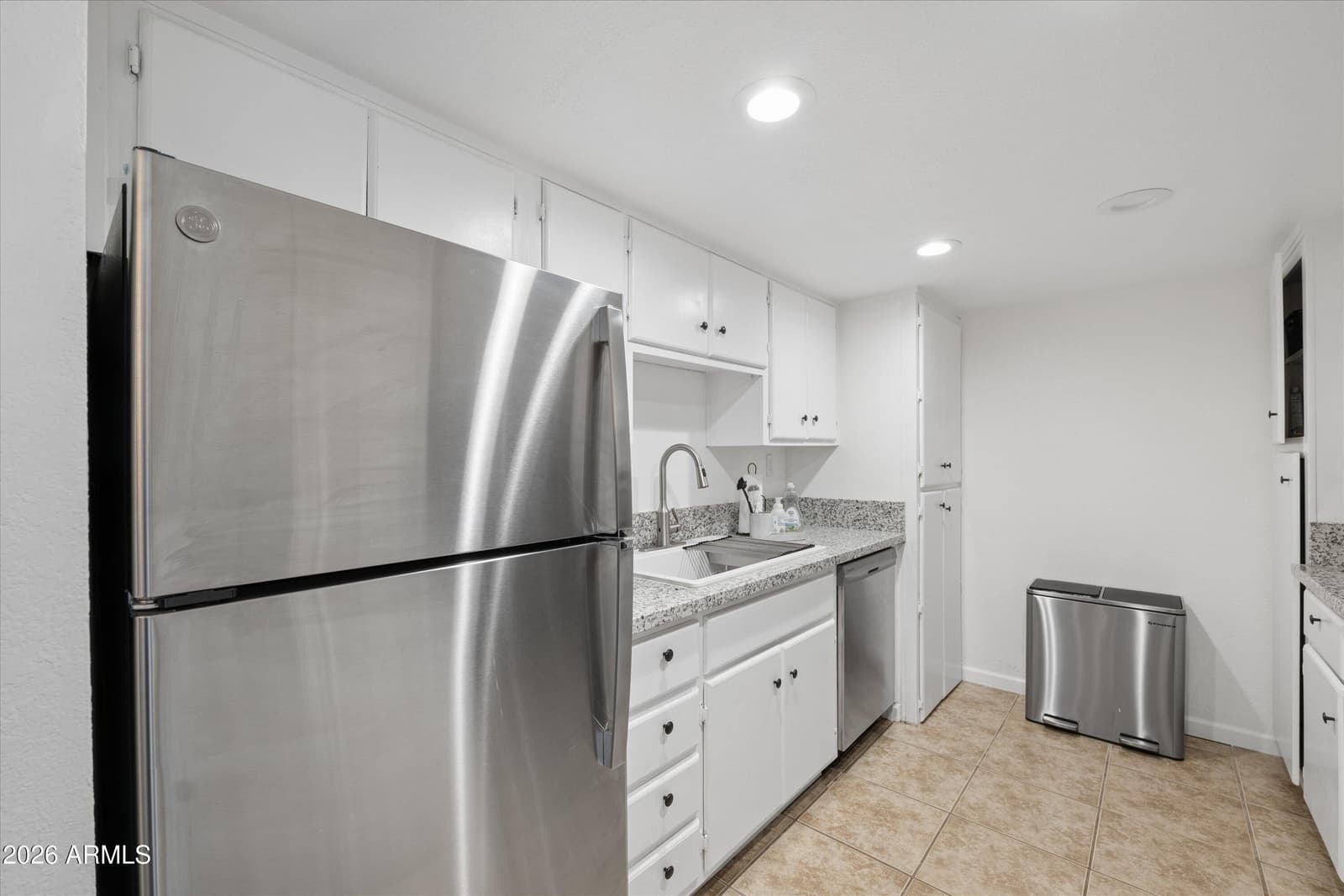 3825 E CAMELBACK Road E 186, Phoenix, AZ 85018 — photo 2 of 30