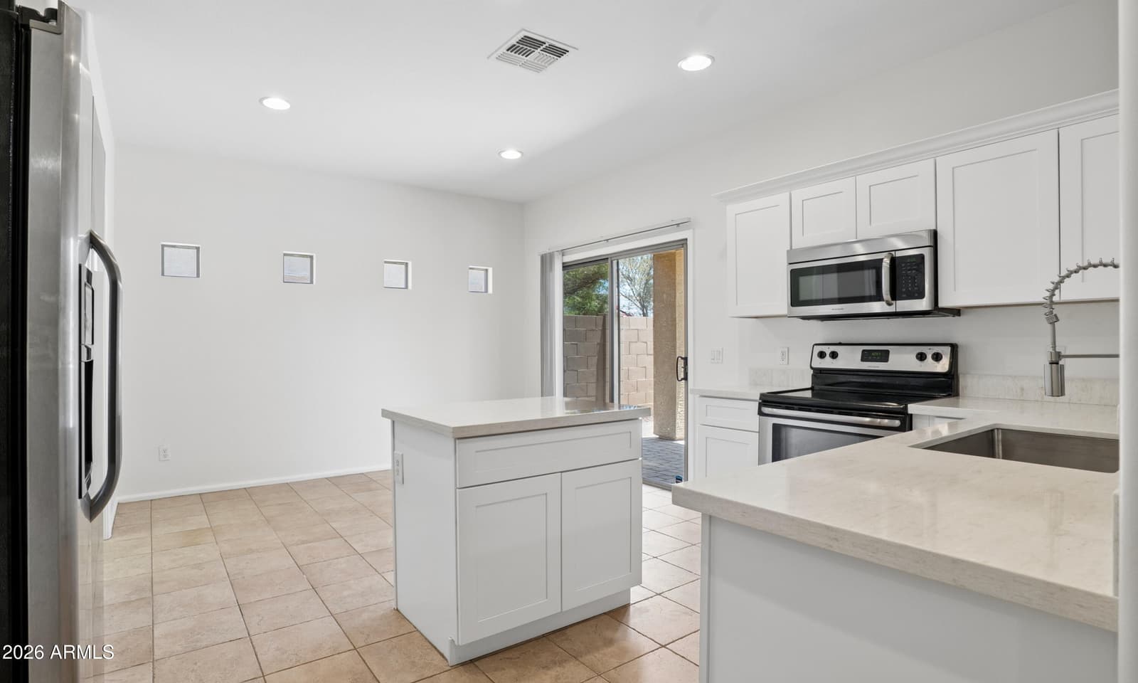 2575 W AMBER SUN Drive, Phoenix, AZ 85085 — photo 20 of 40