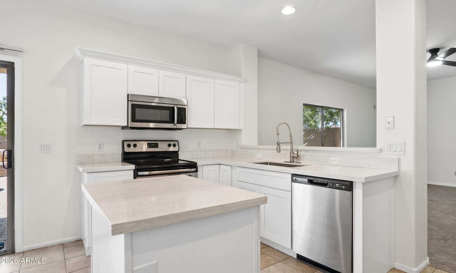 2575 W AMBER SUN Drive, Phoenix, AZ 85085 — photo 24 of 40