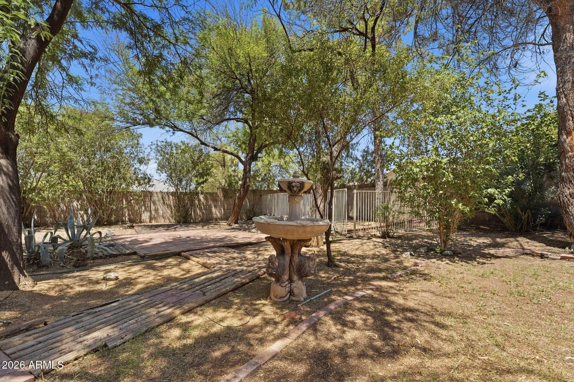 19050 N 30TH Place, Phoenix, AZ 85050 — photo 3 of 43