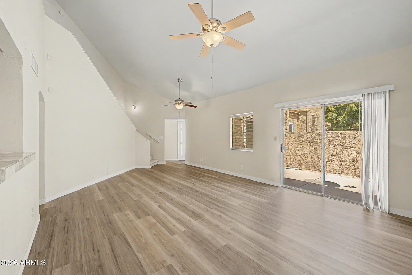 4213 W CALAVAR Road, Phoenix, AZ 85053 — photo 5 of 31