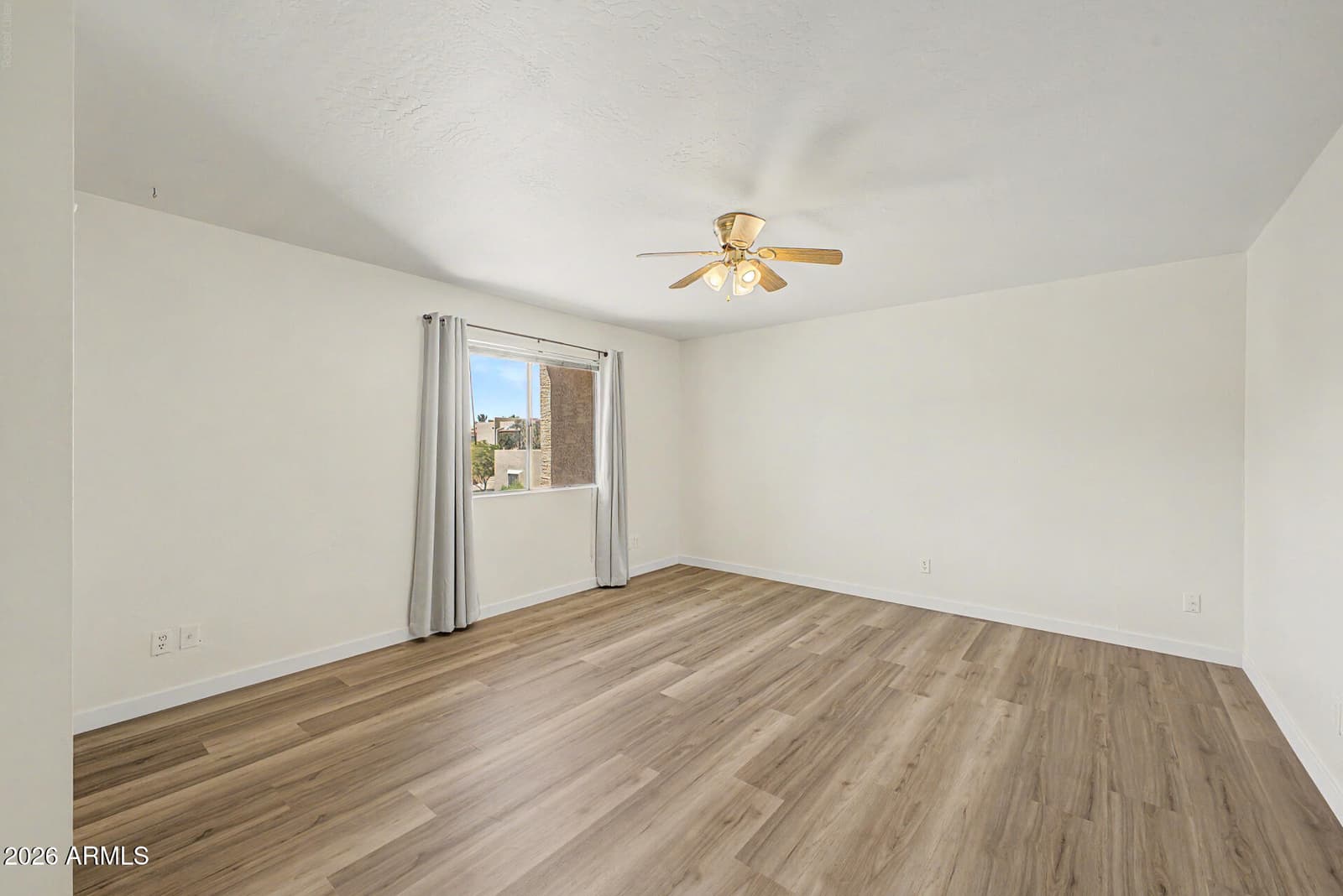 4213 W CALAVAR Road, Phoenix, AZ 85053 — photo 16 of 31