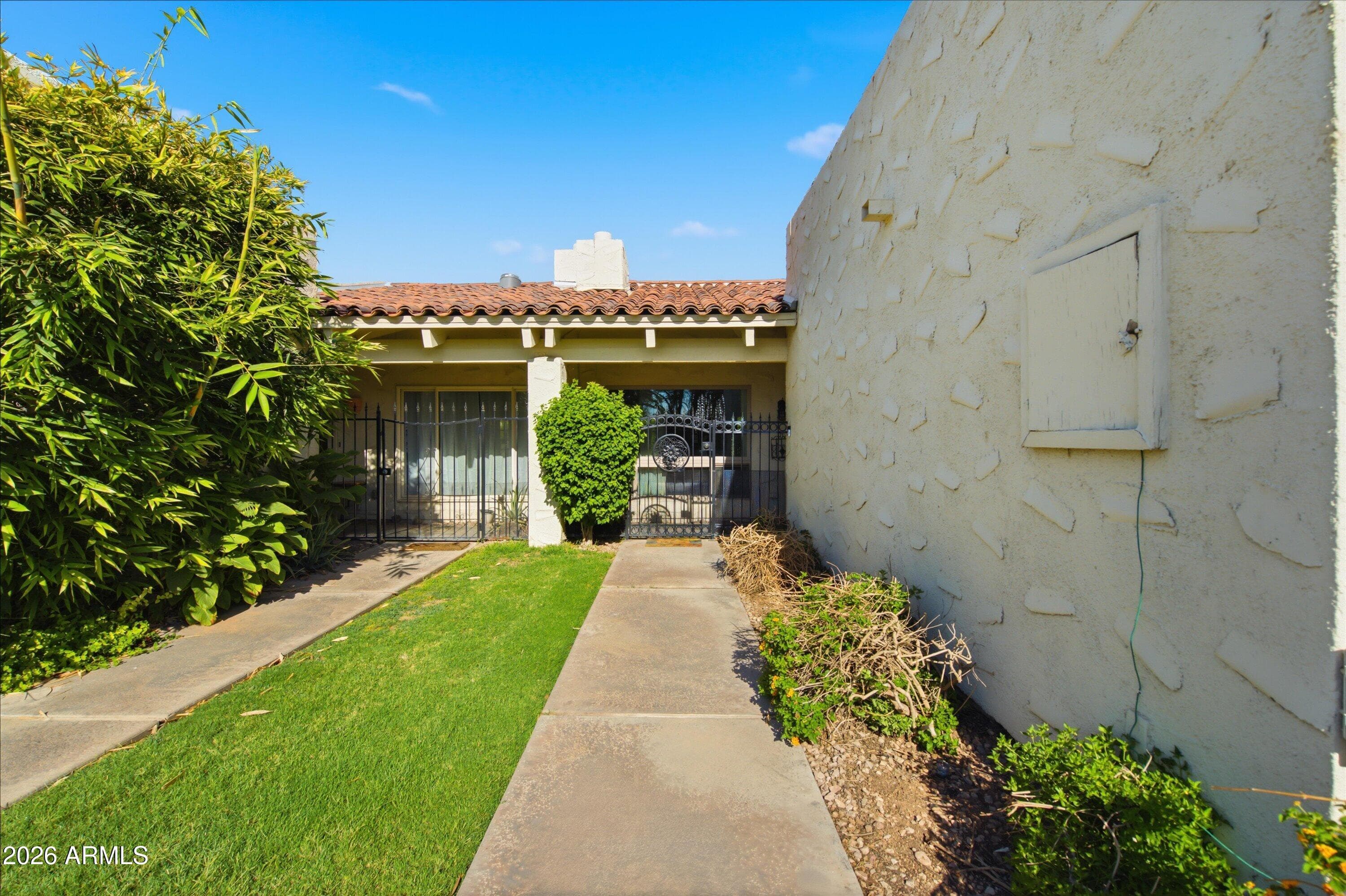 5558 N 71ST Street, Paradise Valley, AZ 85253 — photo 3 of 33
